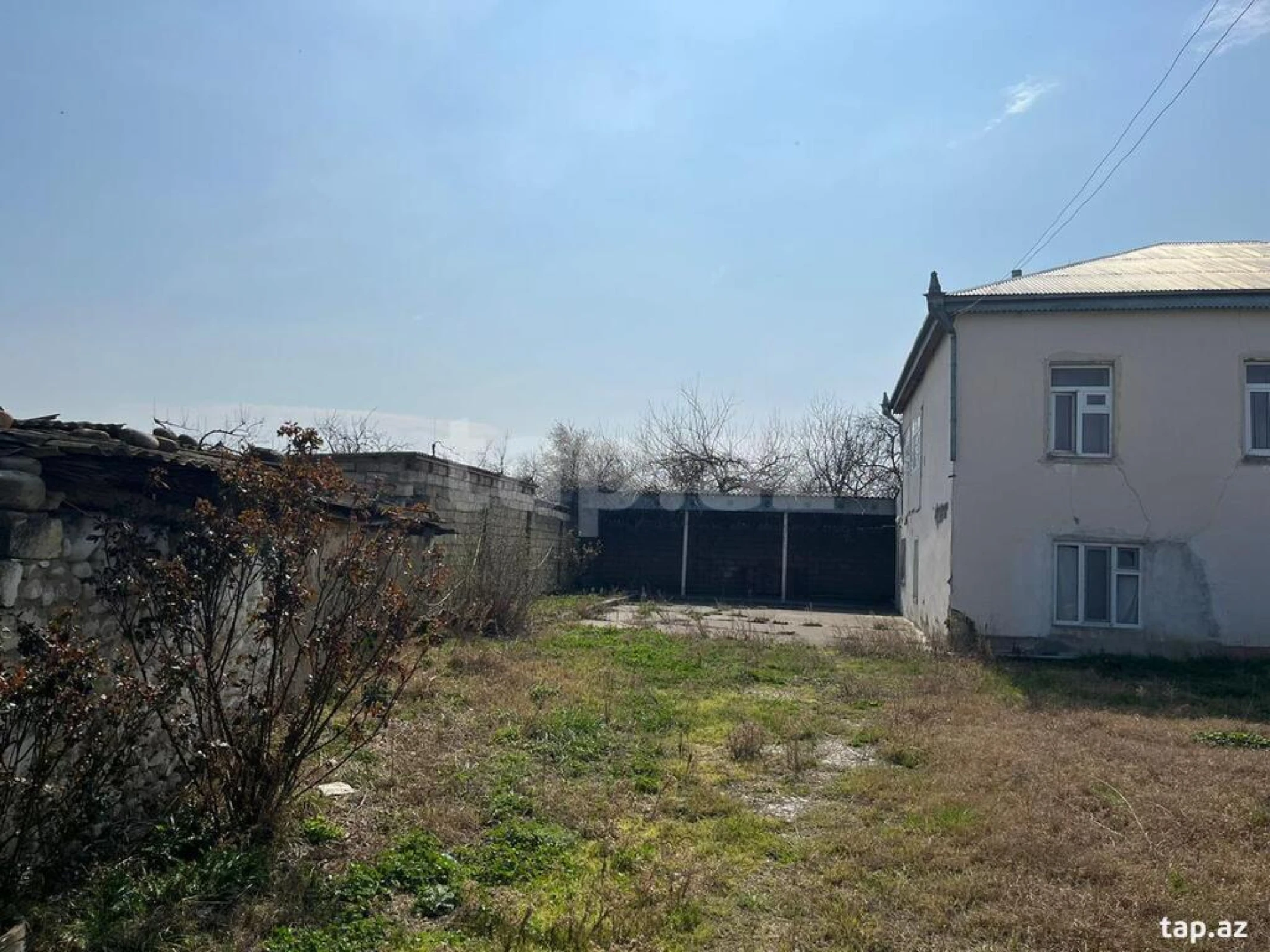 Satılır 5 otaqlı həyət evi