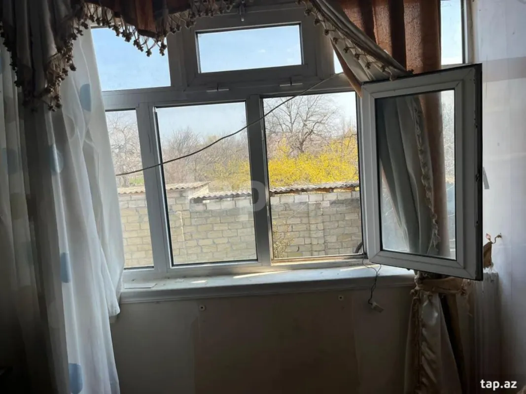 Satılır 5 otaqlı həyət evi