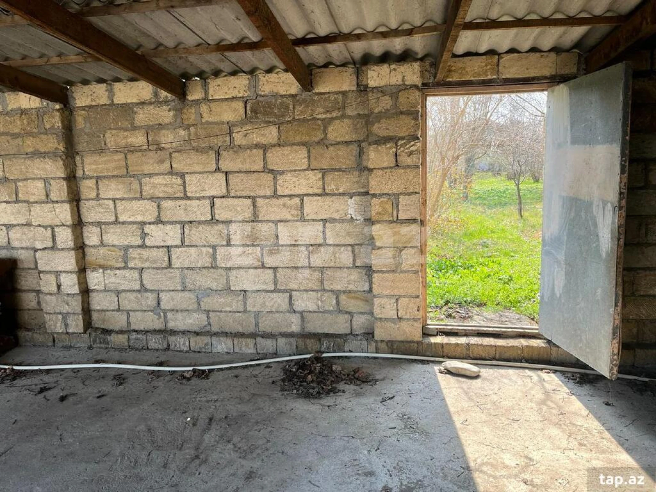 Satılır 5 otaqlı həyət evi