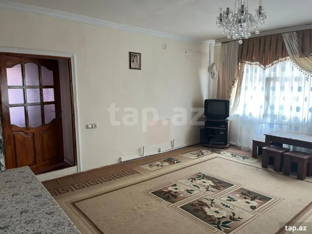 Satılır 5 otaqlı həyət evi