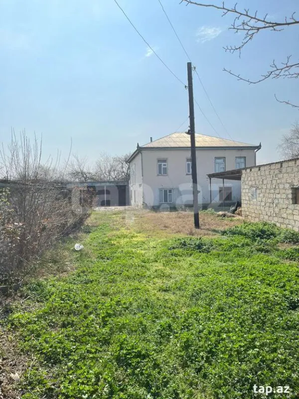 Satılır 5 otaqlı həyət evi