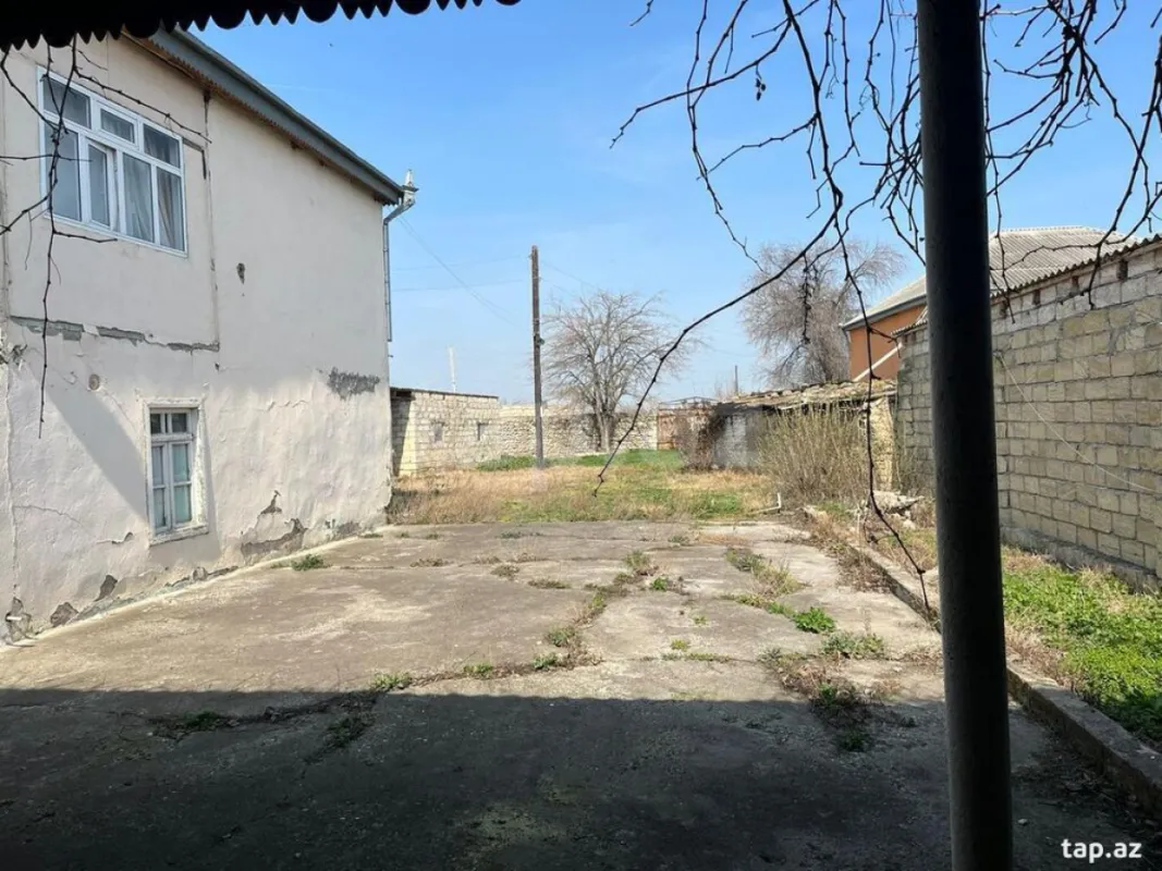 Satılır 5 otaqlı həyət evi