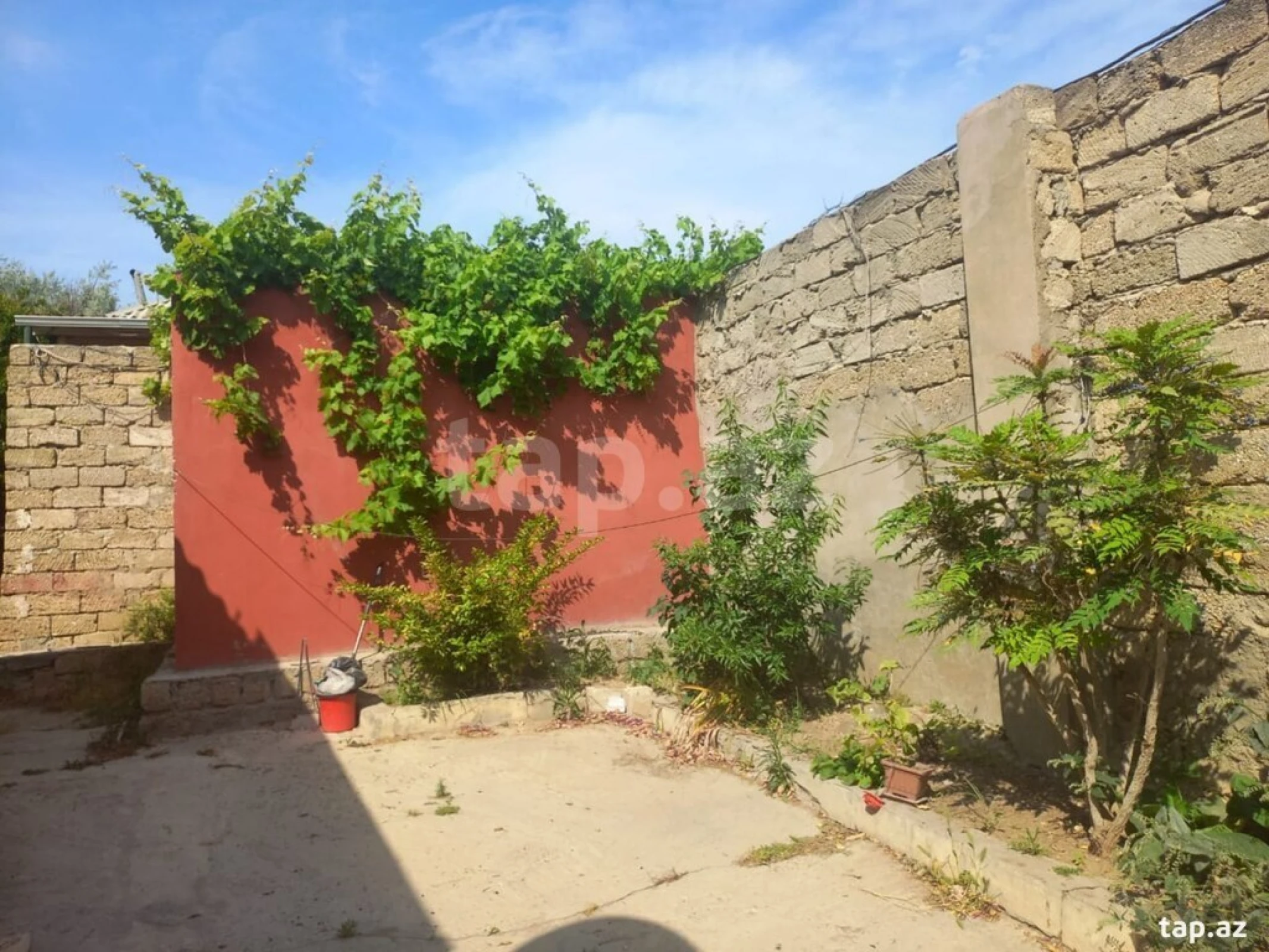 Satılır 4 otaqlı həyət evi