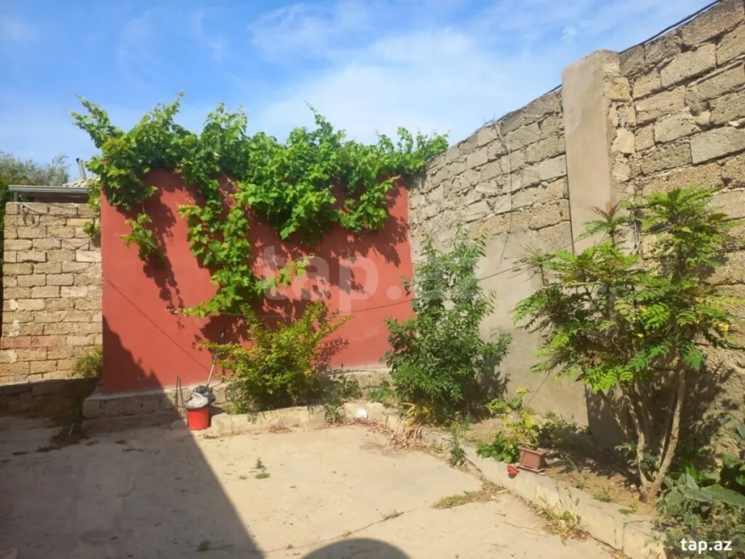 Satılır 4 otaqlı həyət evi
