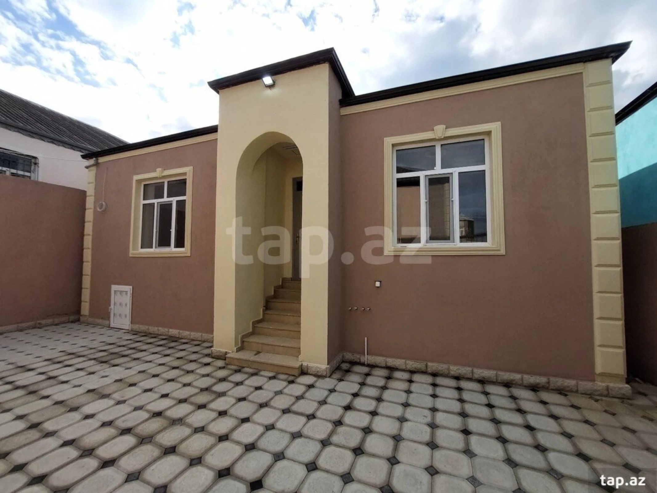 Satılır 3 otaqlı həyət evi 160 m²