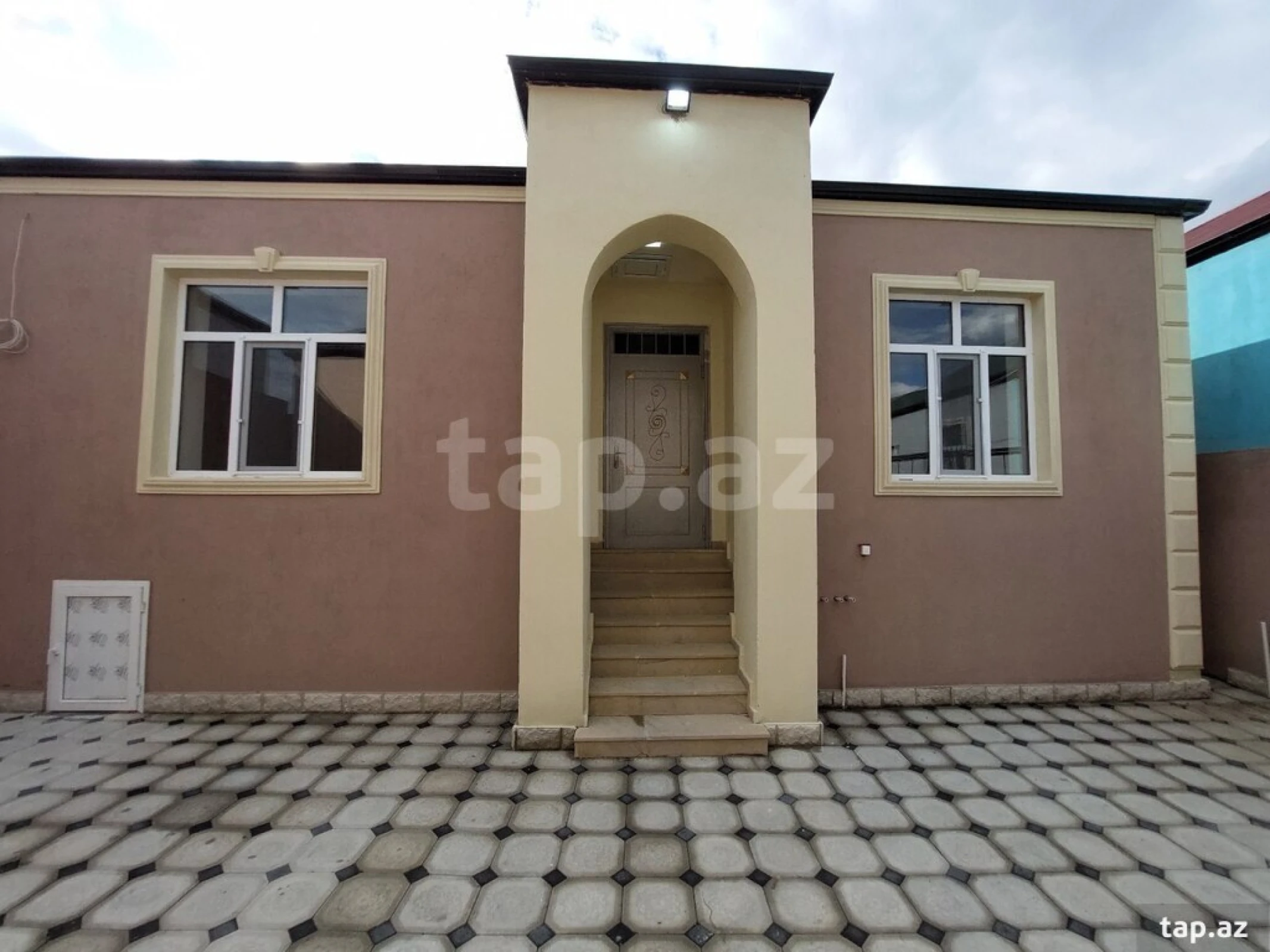 Satılır 3 otaqlı həyət evi 160 m²