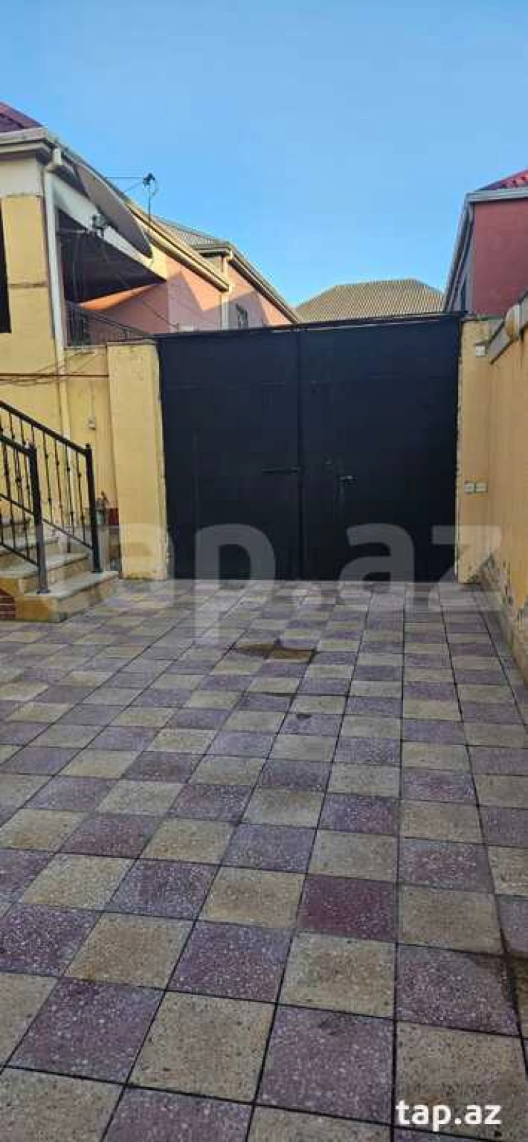 Satılır 5 otaqlı həyət evi