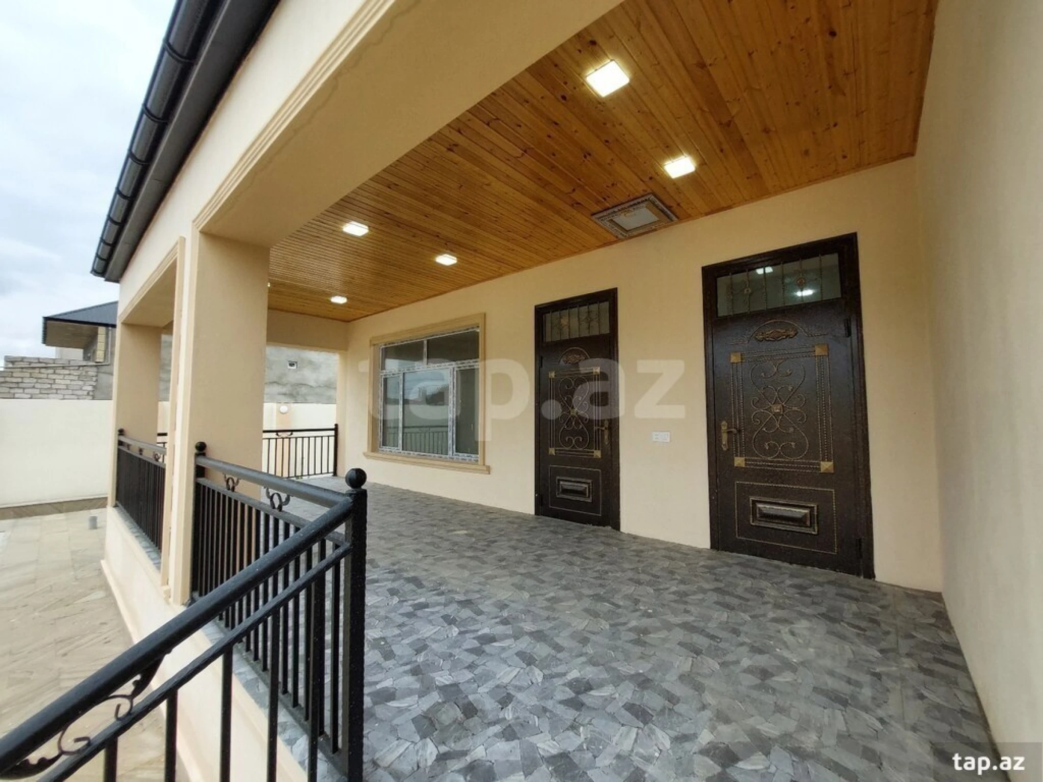 Satılır 3 otaqlı həyət evi