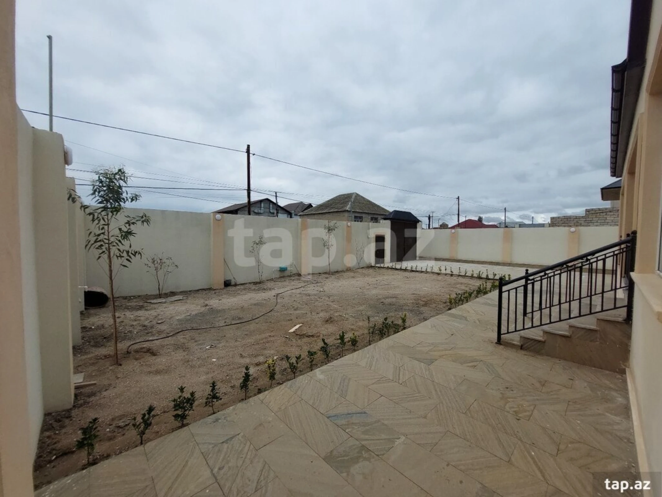 Satılır 3 otaqlı həyət evi