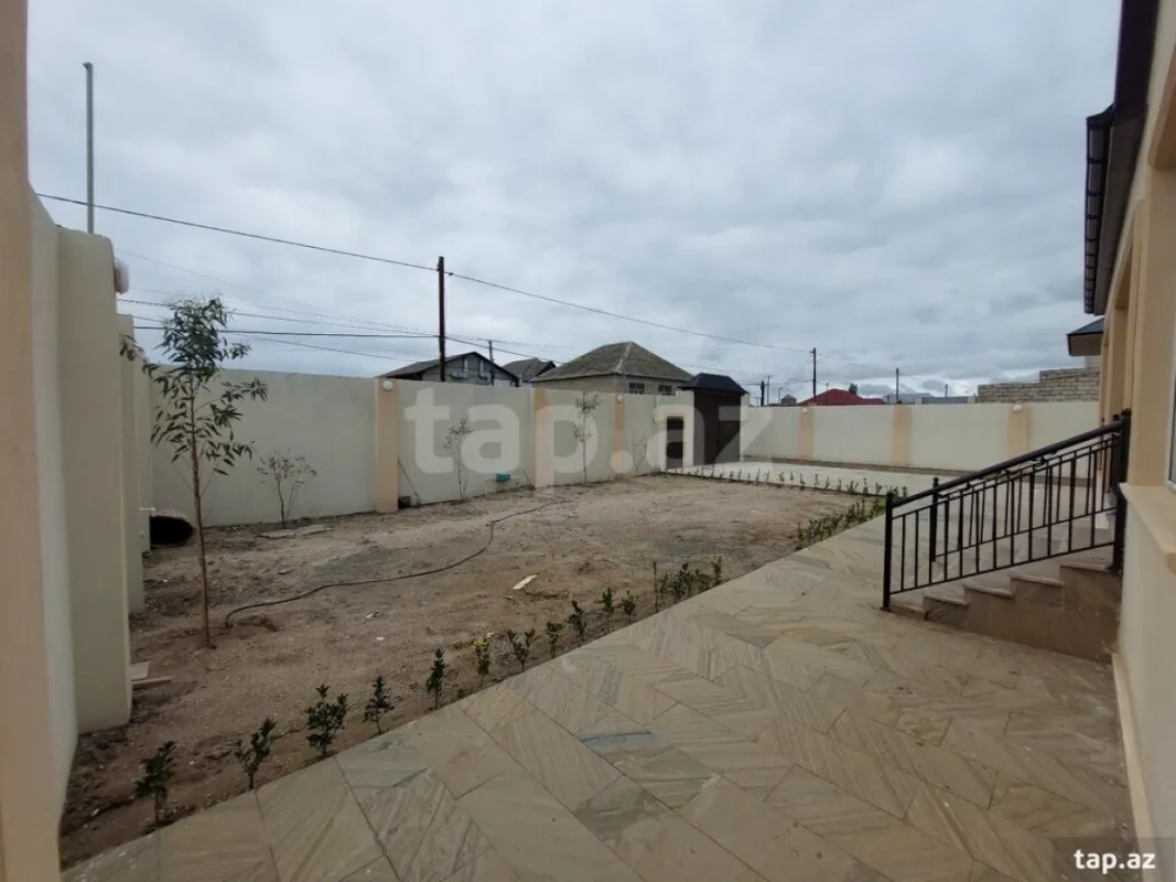 Satılır 3 otaqlı həyət evi