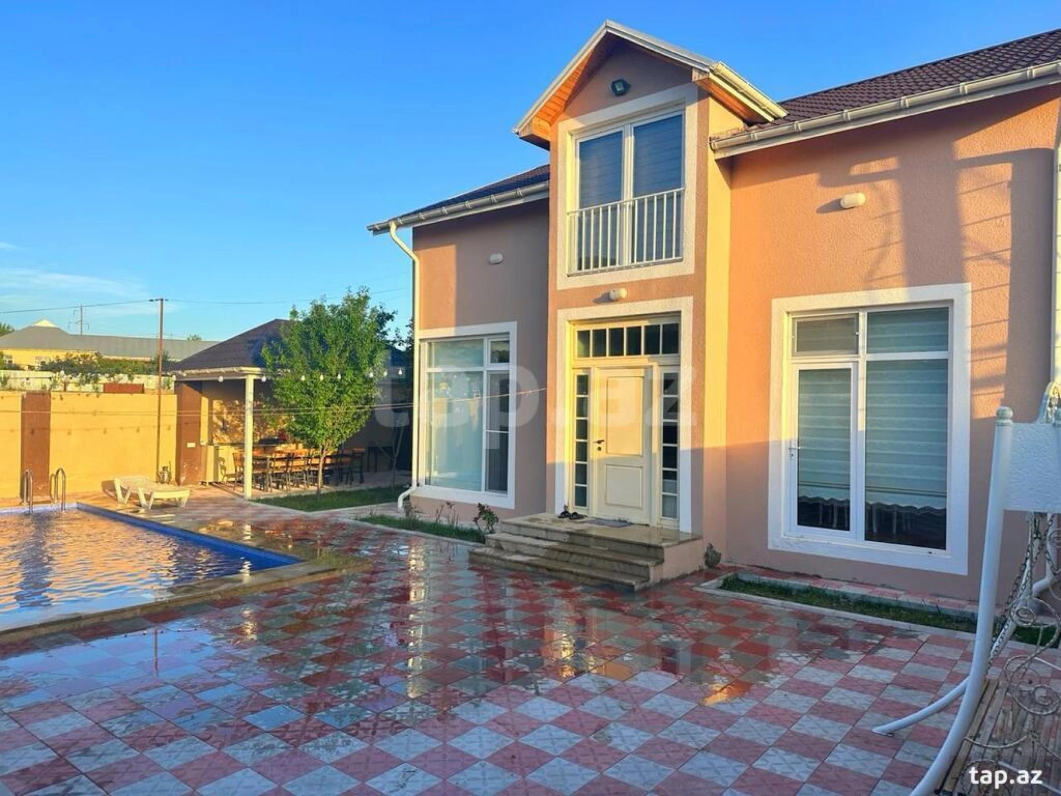 Kirayə verilir 5 otaqlı həyət evi 200 m²