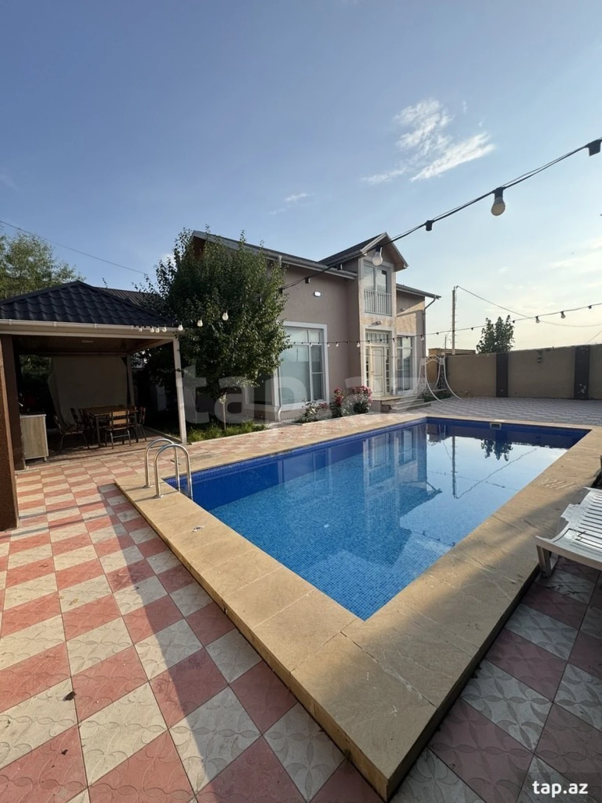 Kirayə verilir 5 otaqlı həyət evi 200 m²