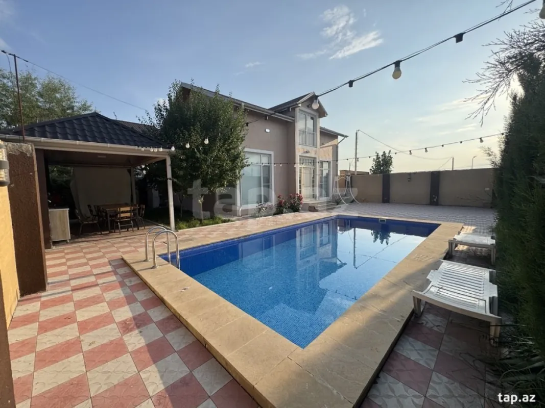 Kirayə verilir 5 otaqlı həyət evi 200 m²