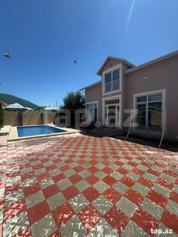 Kirayə verilir 5 otaqlı həyət evi 200 m²