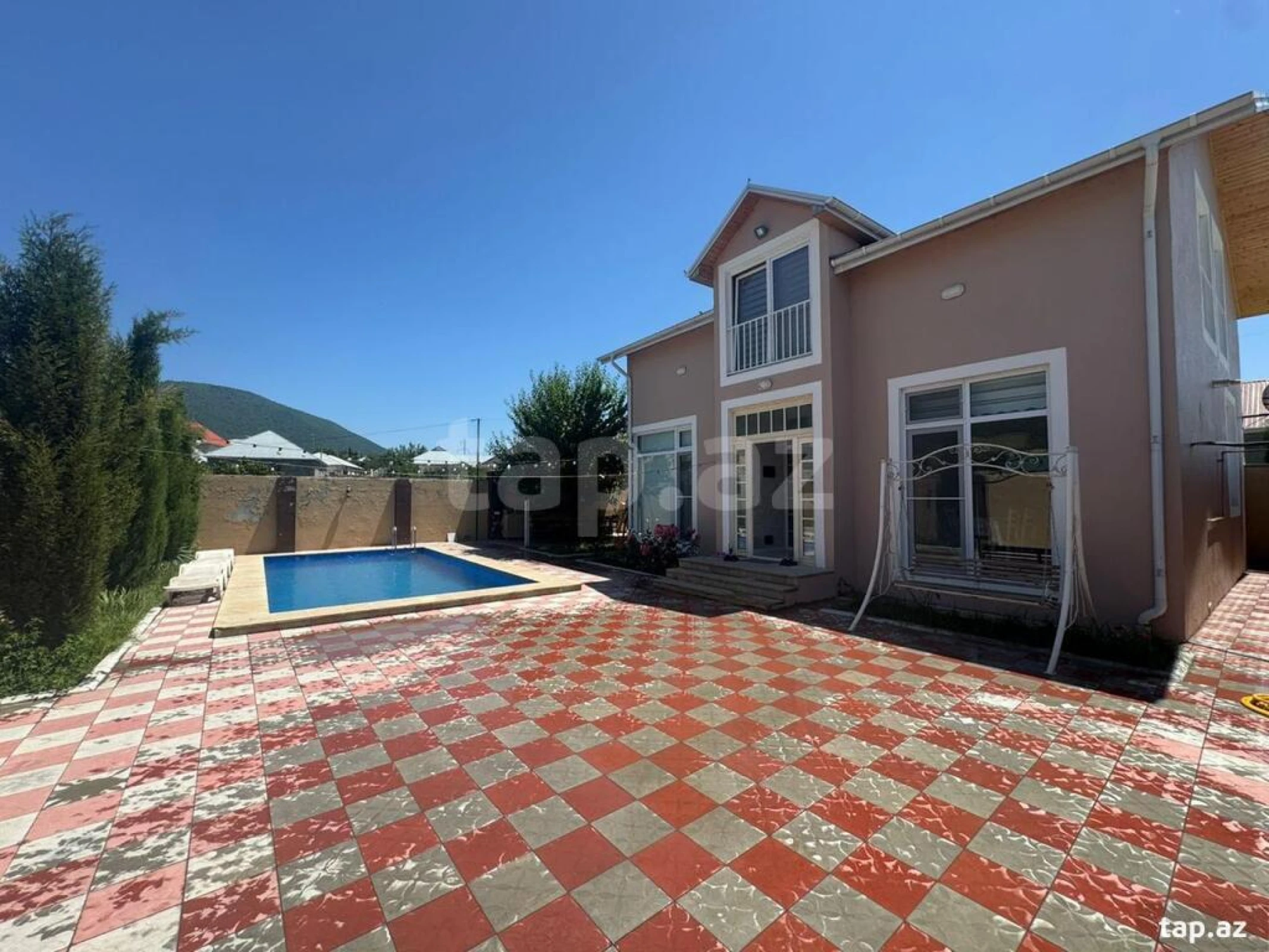 Kirayə verilir 5 otaqlı həyət evi 200 m²