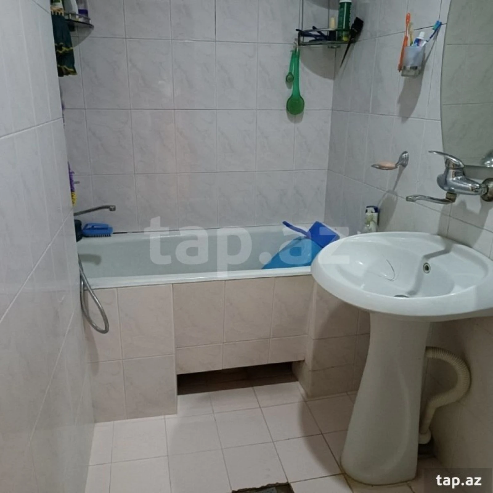 Satılır 5 otaqlı mənzil 118 m²