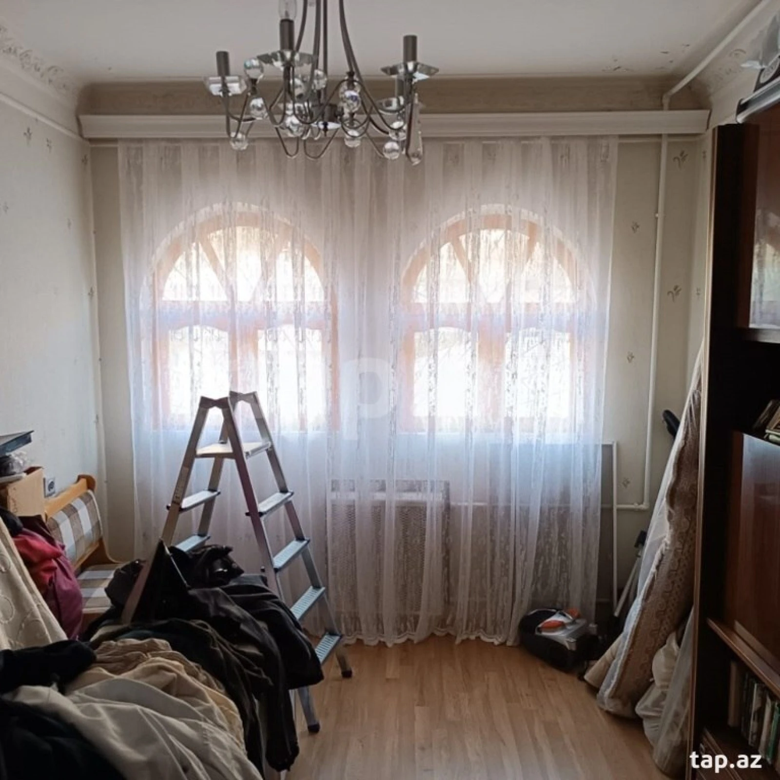 Satılır 5 otaqlı mənzil 118 m²