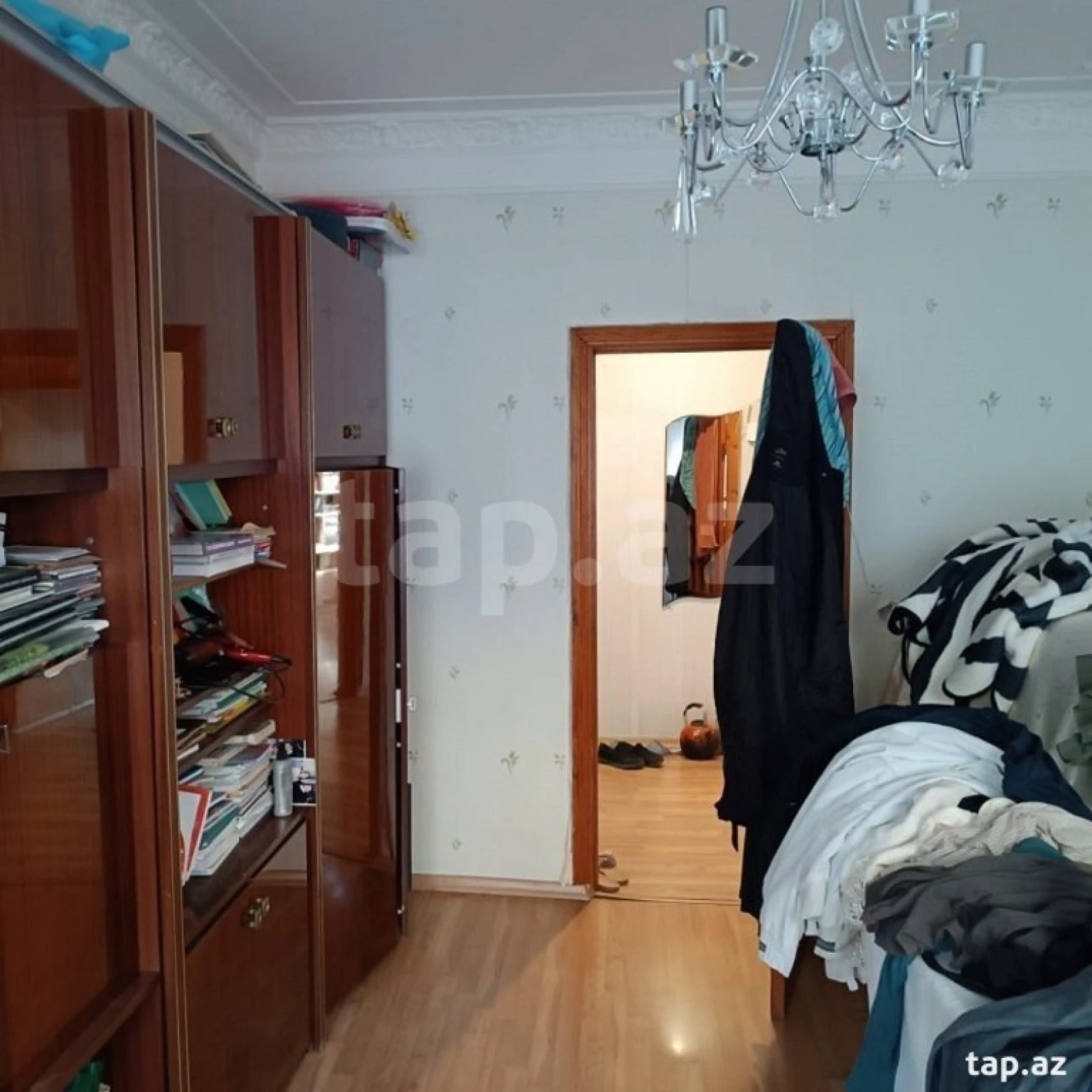 Satılır 5 otaqlı mənzil 118 m²