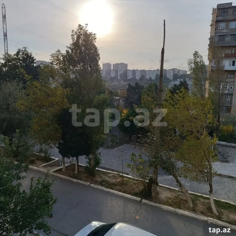 Satılır 5 otaqlı mənzil 118 m²