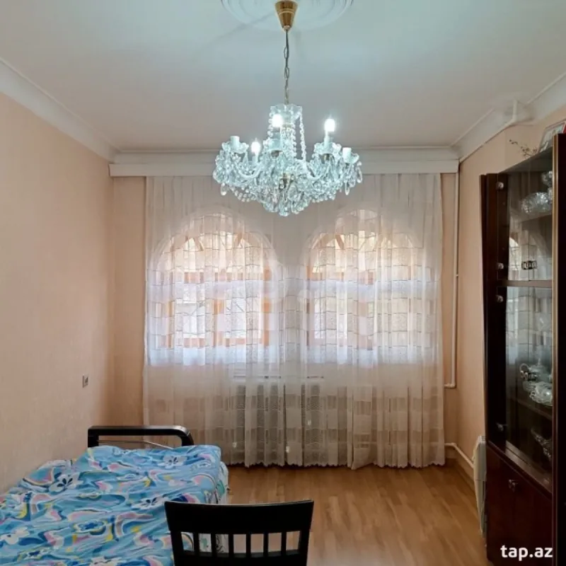 Satılır 5 otaqlı mənzil 118 m²