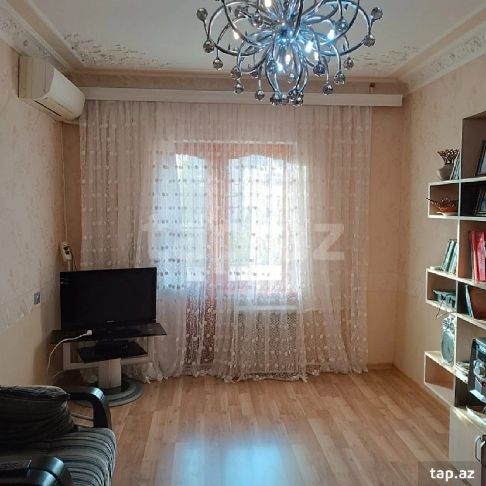 Satılır 5 otaqlı mənzil 118 m²