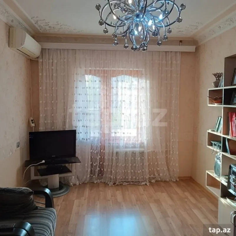 Satılır 5 otaqlı mənzil 118 m²