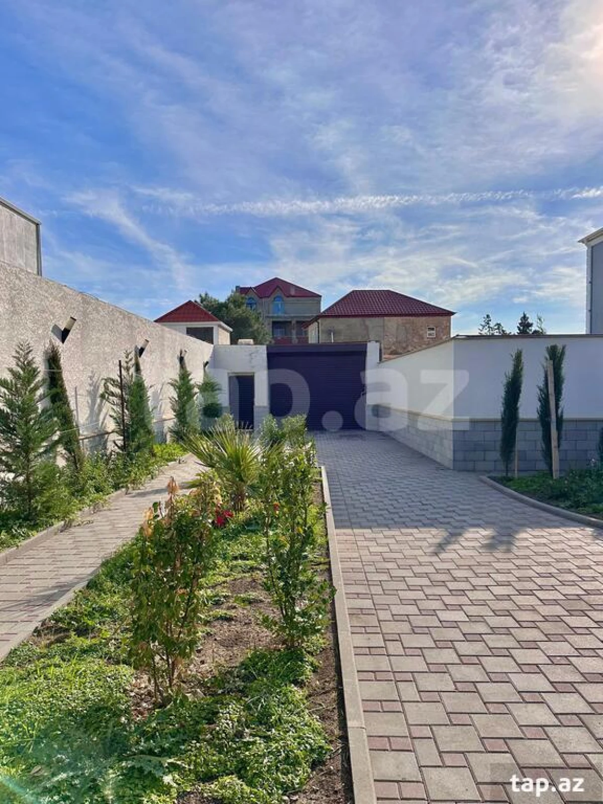 Satılır 4 otaqlı həyət evi