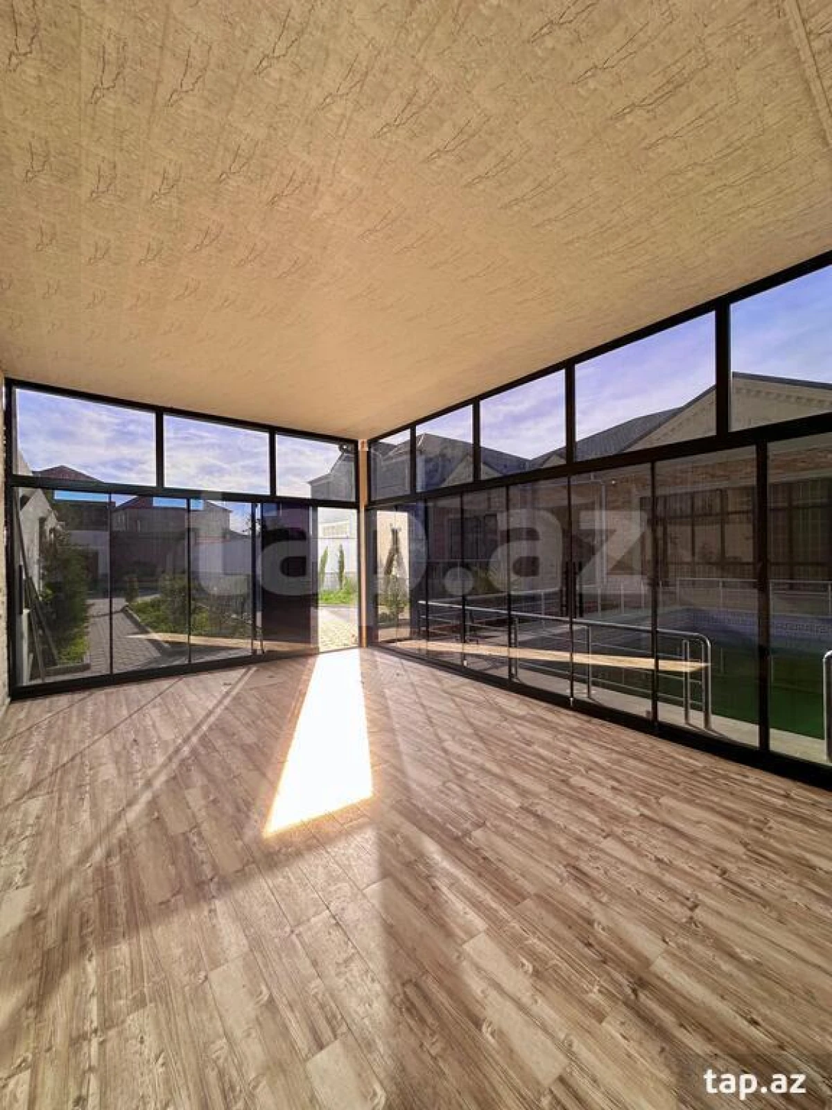 Satılır 4 otaqlı həyət evi