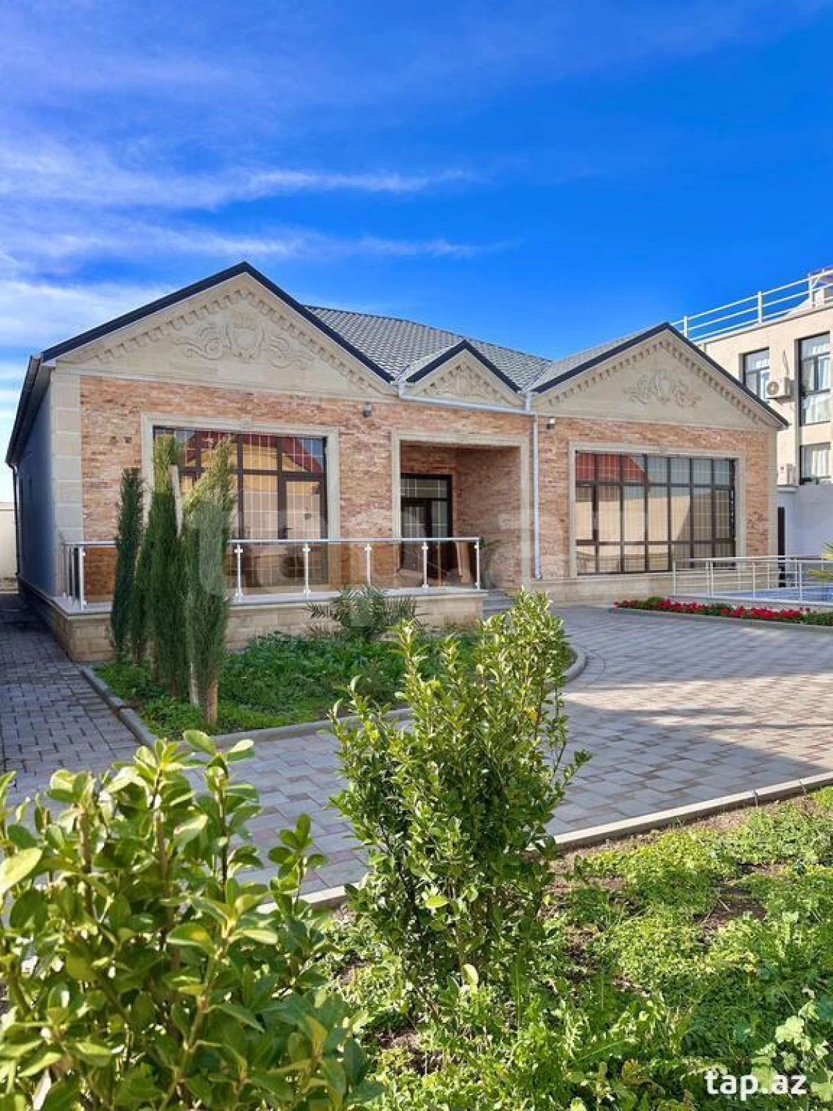 Satılır 4 otaqlı həyət evi