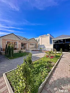 Satılır 4 otaqlı həyət evi