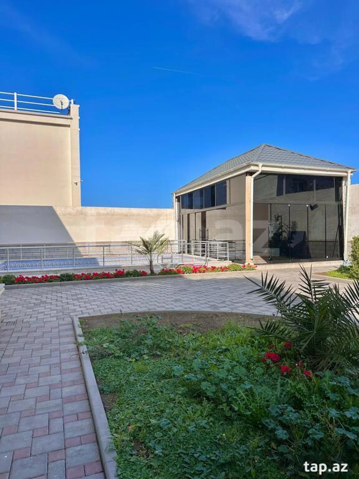 Satılır 4 otaqlı həyət evi