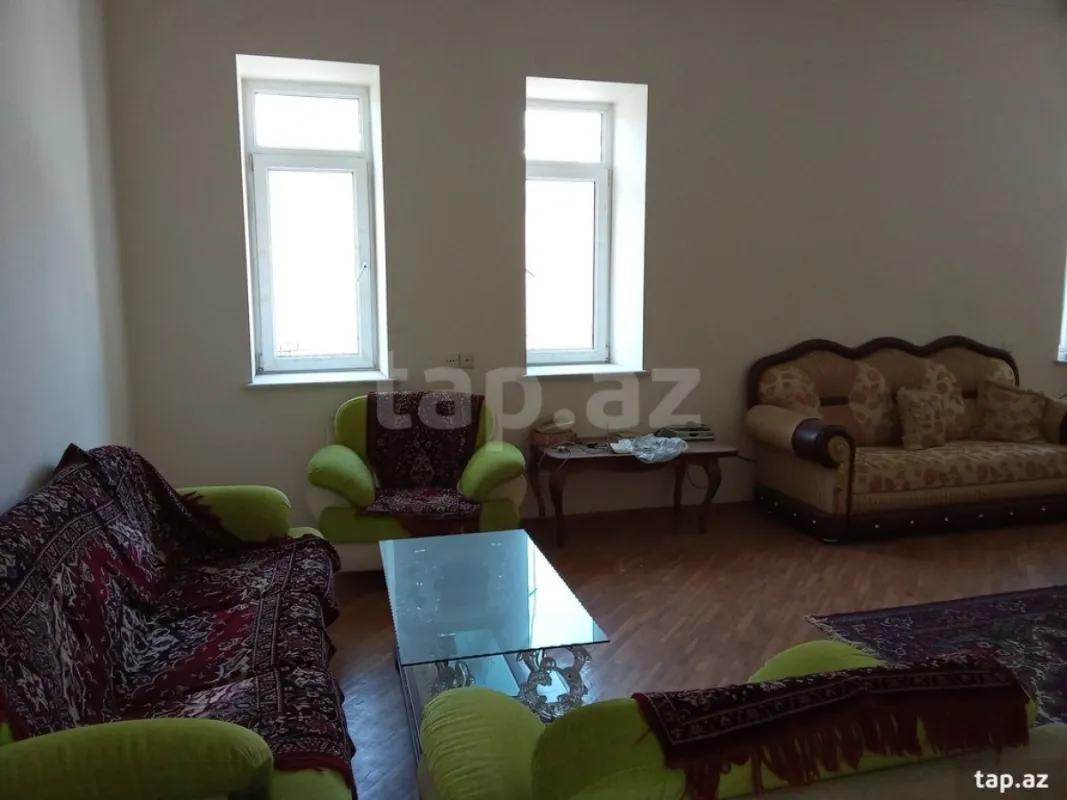 Satılır 6 otaqlı mənzil 250 m²