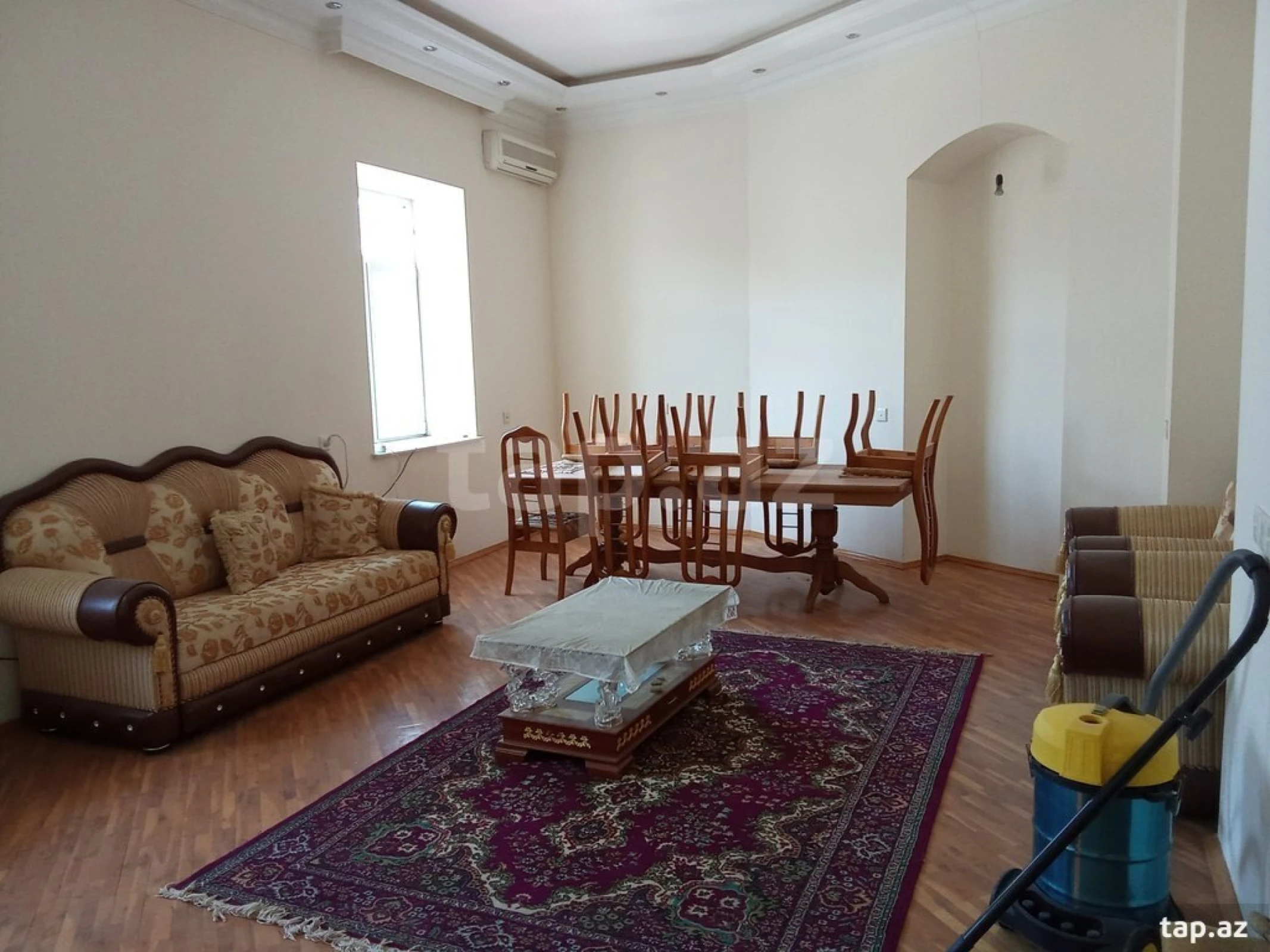 Satılır 6 otaqlı mənzil 250 m²