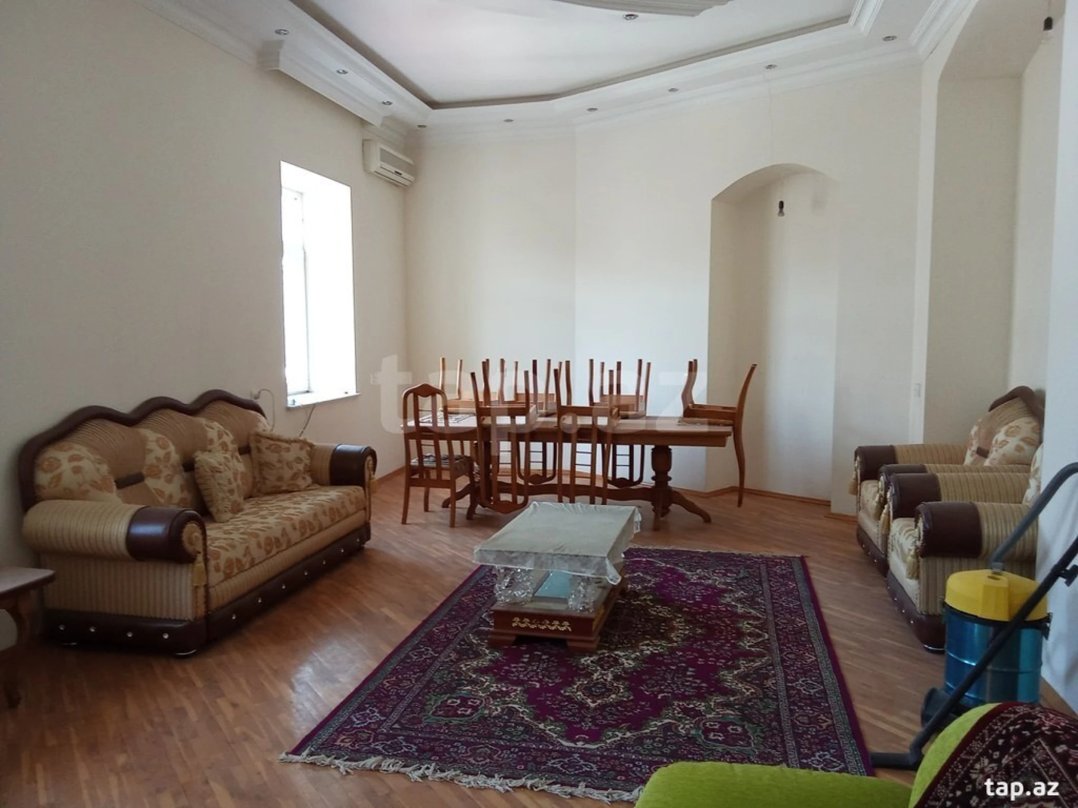 Satılır 6 otaqlı mənzil 250 m²