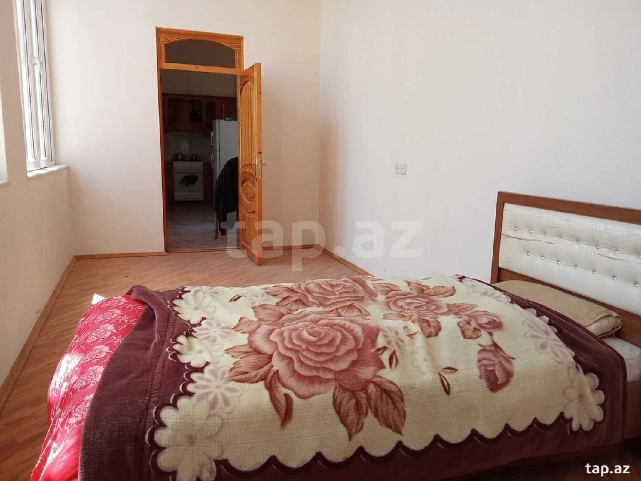 Satılır 6 otaqlı mənzil 250 m²