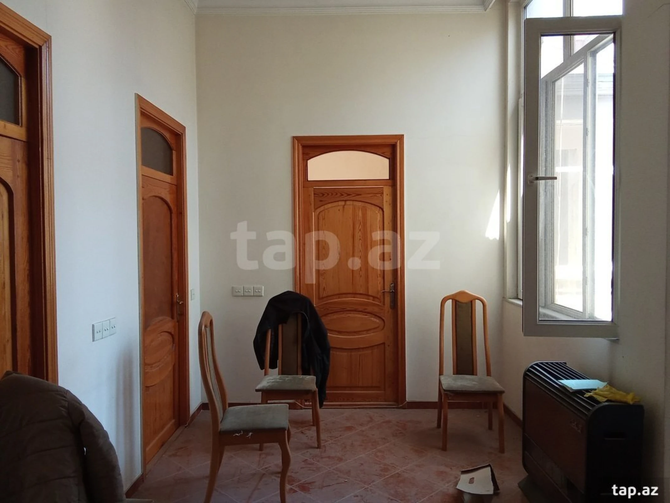 Satılır 6 otaqlı mənzil 250 m²