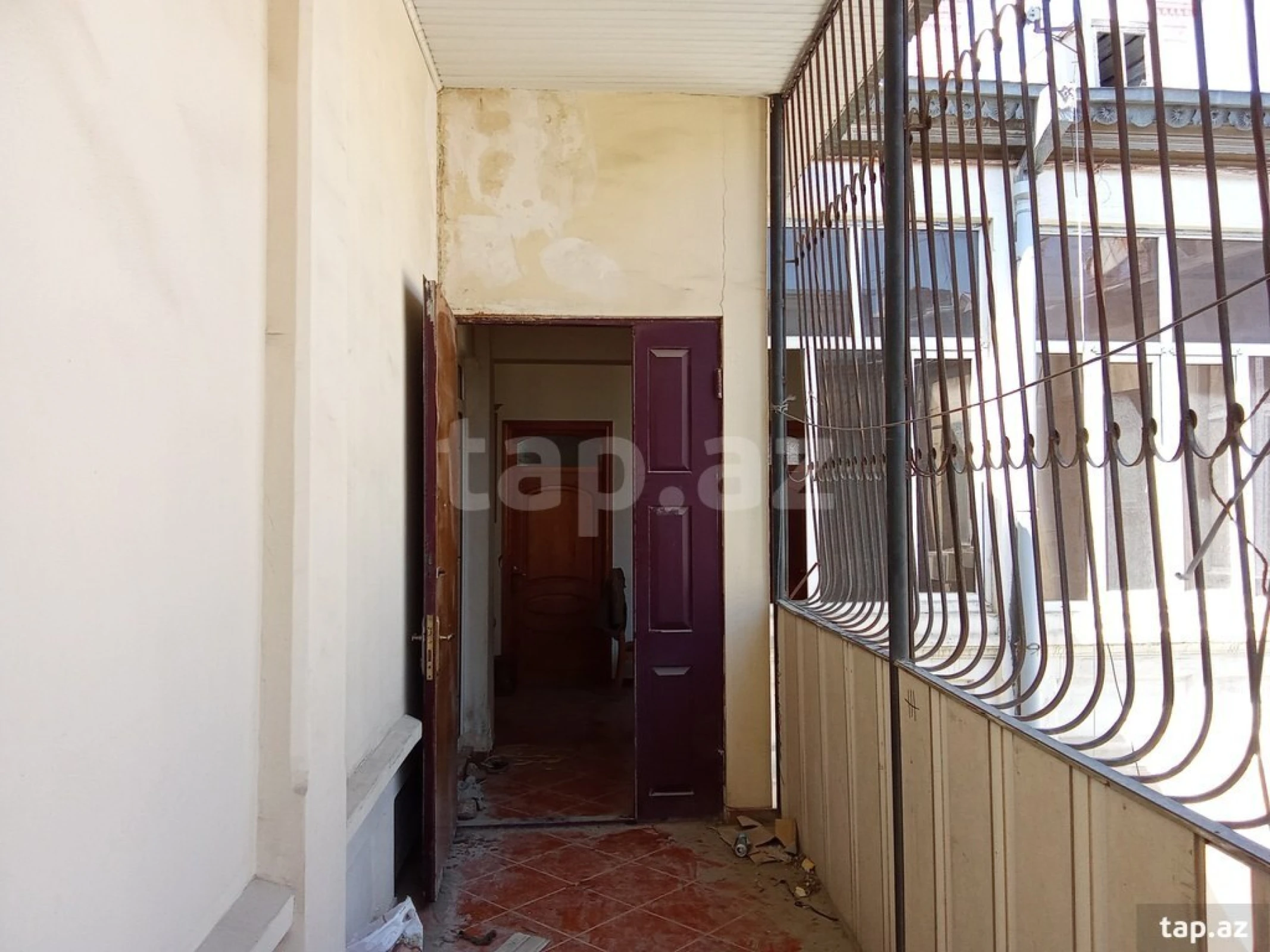 Satılır 6 otaqlı mənzil 250 m²