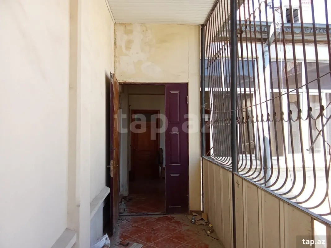 Satılır 6 otaqlı mənzil 250 m²