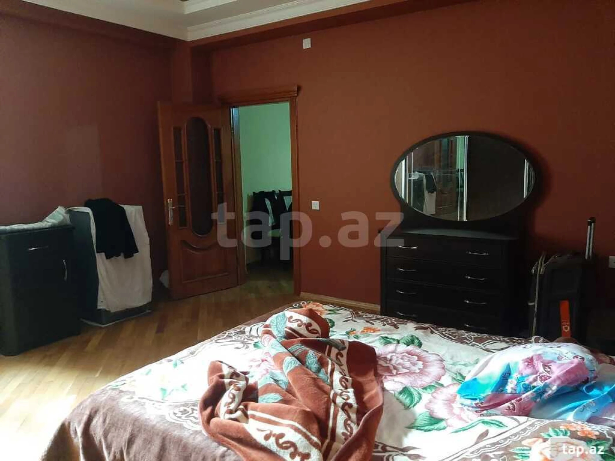 Satılır 4 otaqlı yeni tikili 150 m²