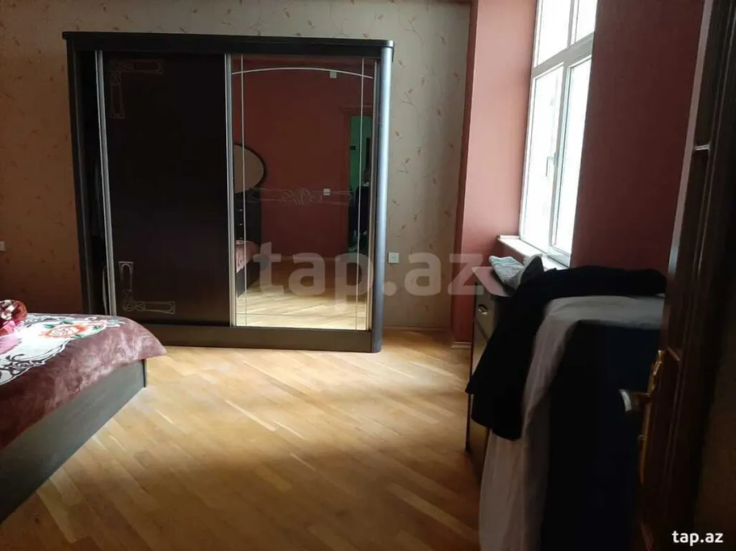 Satılır 4 otaqlı yeni tikili 150 m²