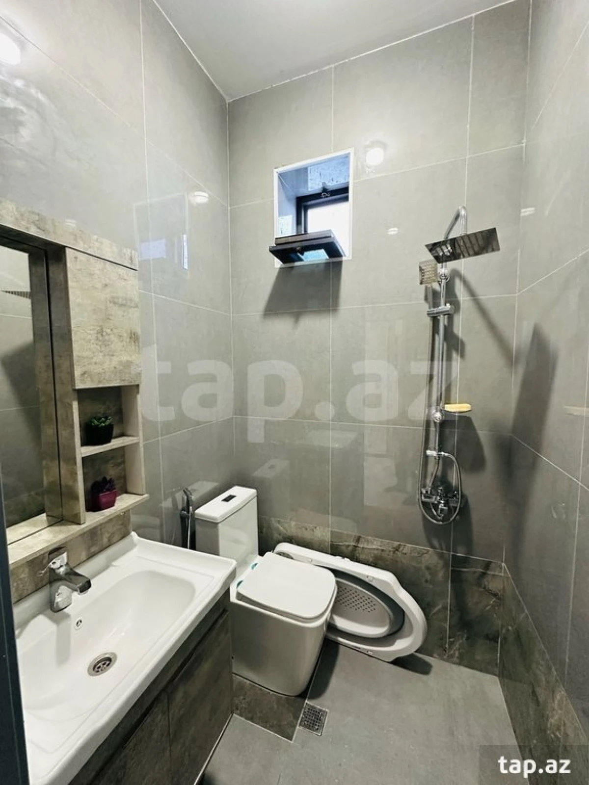 Kirayə verilir 4 otaqlı həyət evi