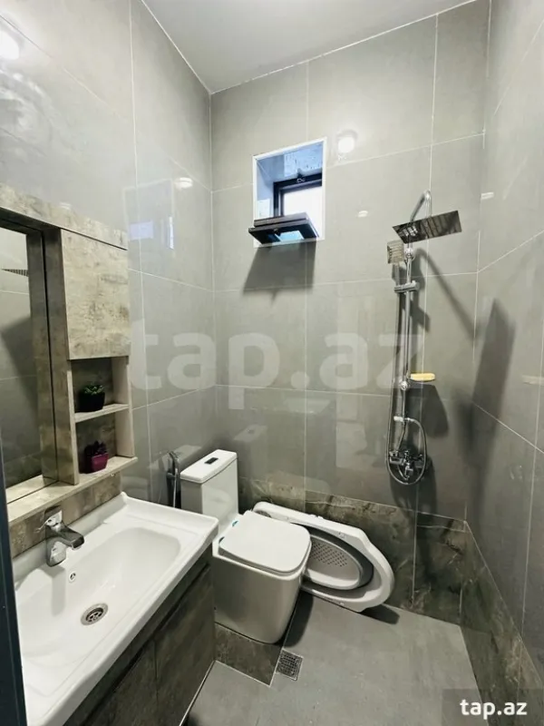 Kirayə verilir 4 otaqlı həyət evi