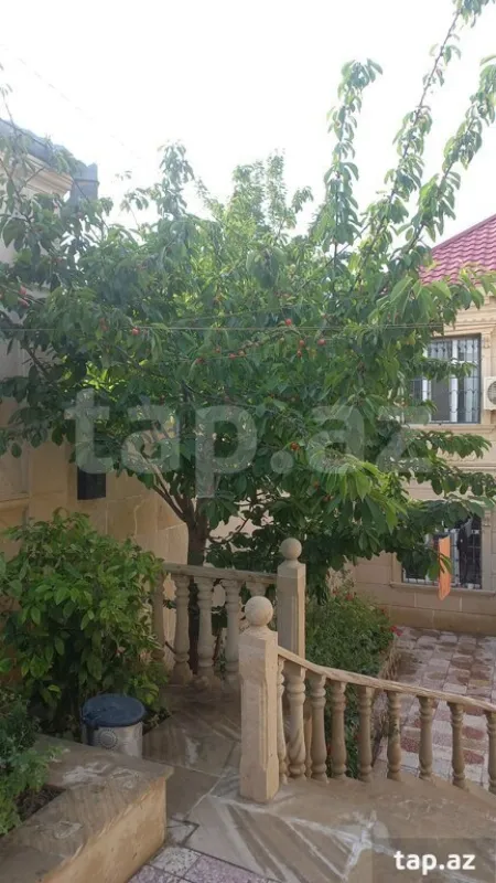 Satılır 8 otaqlı həyət evi 220 m²