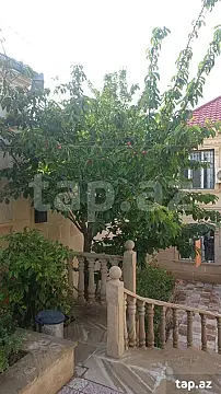 Satılır 8 otaqlı həyət evi 220 m²