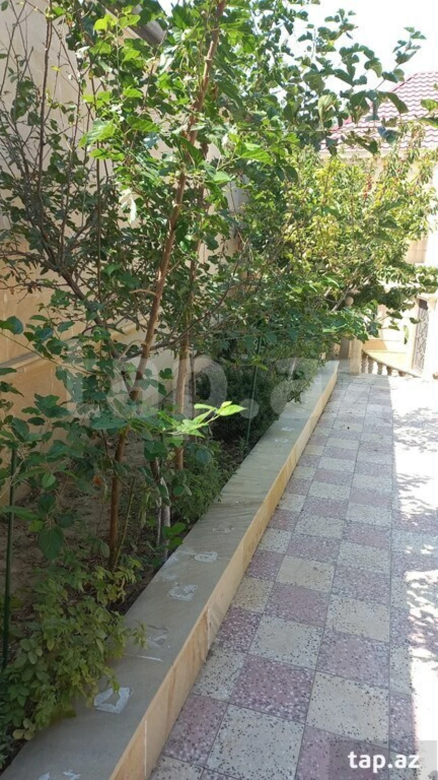 Satılır 8 otaqlı həyət evi 220 m²