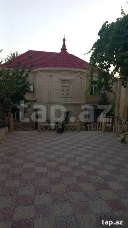 Satılır 8 otaqlı həyət evi 220 m²