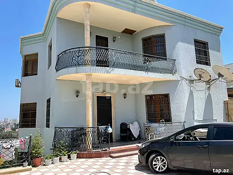 Satılır 10 otaqlı həyət evi 600 m²