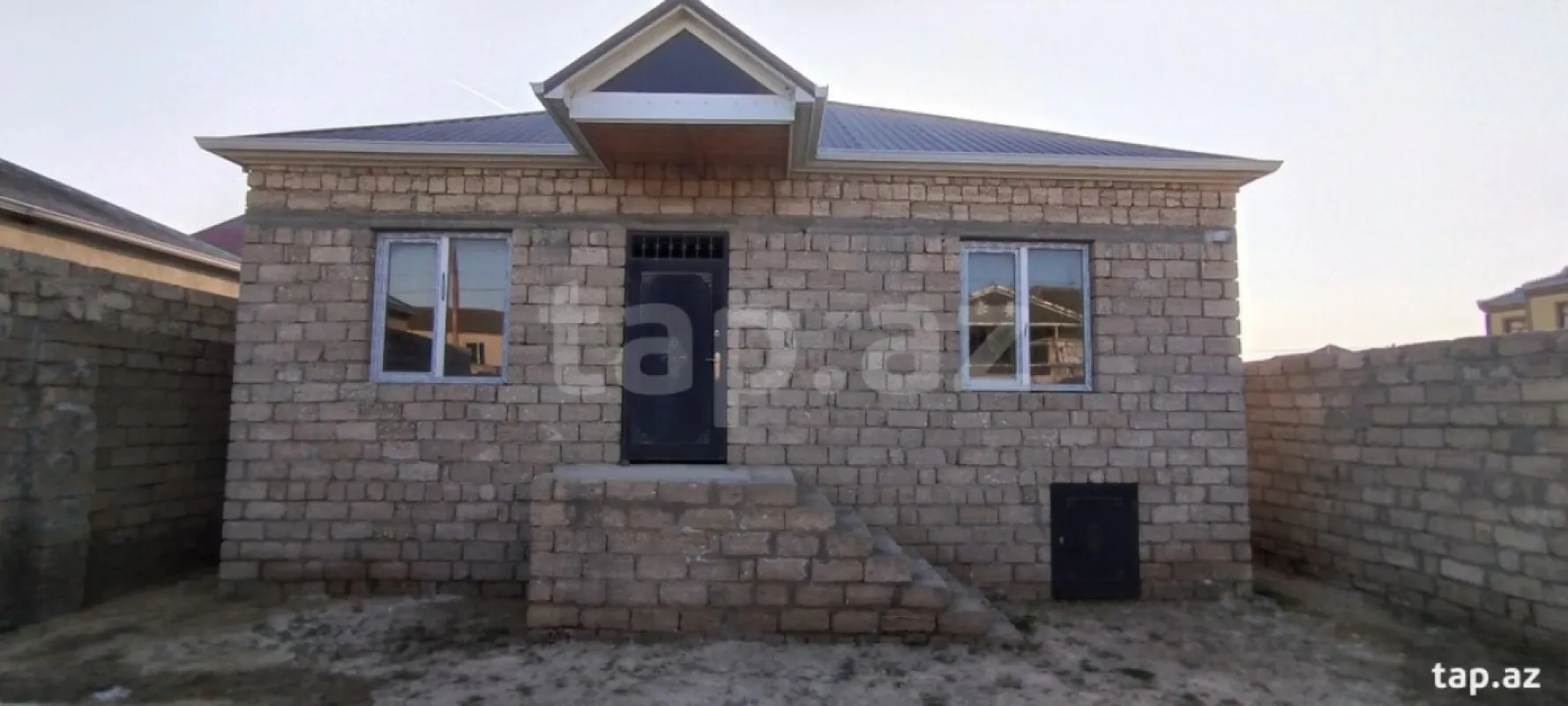 Satılır 3 otaqlı həyət evi