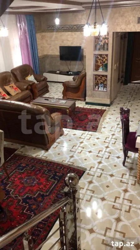 Kirayə verilir 5 otaqlı həyət evi