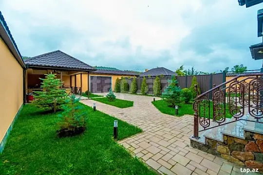 Kirayə verilir 5 otaqlı həyət evi